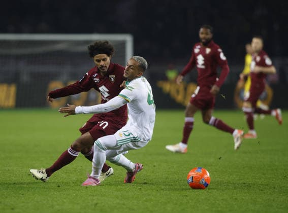 CALCIO - Serie A - Torino FC vs AS Roma Wesley of AS Roma and Valentin Lazzaro of Torino FC during the Italian Serie A, 2025 26 season, football match between Torino FC and AS Roma on 18 January 2026, at Stadio Olimpico Grande Torino, Italy. Photo Nderim KACELI Turin Italy  Copyright: xIPAxSport ABACAx