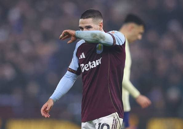 Emiliano Buendia of Aston Villa looks dejected Aston Villa v Everton, Premier League, Football, Villa Park, Birmingham, UK - 18 Jan 2026Birmingham Villa Park United Kingdom EDITORIAL USE ONLY No use with unauthorised audio, video, data, fixture lists, club league logos or live services. Online in-match use limited to 120 images, no video emulation. No use in betting, games or single club league player publications.  Copyright: xMattxWest Shutterstockx 16348235bb