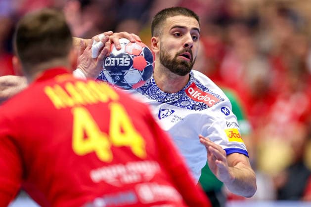 18.01.2026, Handball, Men s EHF EURO 2026, Portugal - Nordmazedonien, Jyske Bank Boxen in Herning, Dänemark, Preliminary Round: David Savrevski (North Macedonia 79) Dänemark