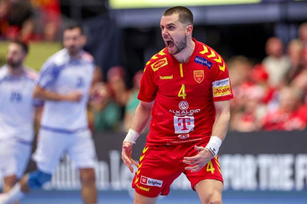18.01.2026, Handball, Men s EHF EURO 2026, Portugal - Nordmazedonien, Jyske Bank Boxen in Herning, Dänemark, Preliminary Round: Martin Velkovski (North Macedonia 04) jubelnd Dänemark