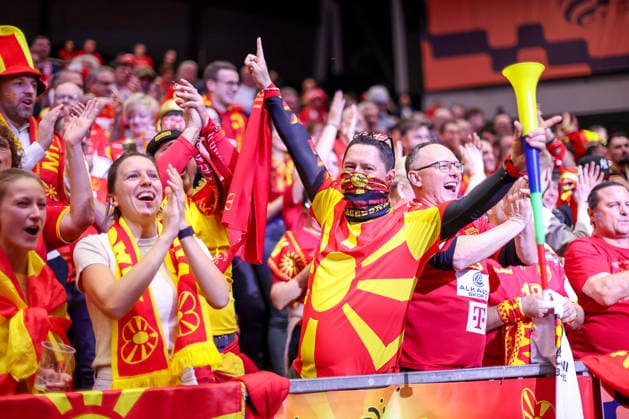 18.01.2026, Handball, Men s EHF EURO 2026, Portugal - Nordmazedonien, Jyske Bank Boxen in Herning, Dänemark, Preliminary Round: Feature Gute Laune Stimmung EMotionen Fans Handballfans Zuschauer Besucher Nordmazedonische Nordmazedonier Dänemark
