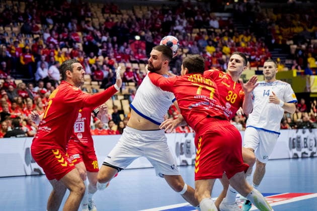 DENMARK EM Men s Handball: North Macedonia - Portugal Portugal s Martim Costa and North Macedonia s Martin Serafimov during the men s handball match between North Macedonia and Portugal in EHF Euro 2026 Group B at Jyske Bank Boxen in Herning on Sunday, January 18, 2026... (Photo: Sebastian Elias Uth Ritzau Scanpix) , Denmark Copyright: Ritzau Scanpix SebastianxEliasxUthx spdk20260118-200713-L