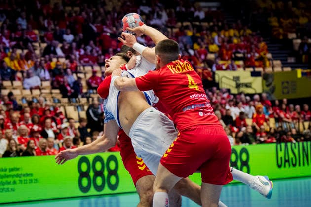 DENMARK EM Men s Handball: North Macedonia - Portugal Portugal s Francisco Costa and North Macedonia s Martin Velkovski during the men s handball match between North Macedonia and Portugal in EHF Euro 2026 group B at Jyske Bank Boxen in Herning on Sunday, January 18, 2026... (Photo: Sebastian Elias Uth Ritzau Scanpix) , Denmark Copyright: Ritzau Scanpix SebastianxEliasxUthx spdk20260118-200717-L