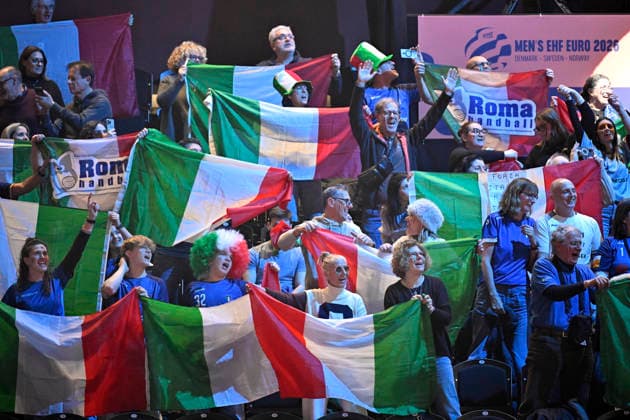 KRISTIANSTAD, SWEDEN 20260118 Italy s fans during the 2026 EHF European Men s Handball Championship (the EHF Euro 2026) match between Italy and Hungary at Kristianstad Arena, in Kristianstad, Sweden, on January 18, 2026. KRISTIANSTAD SWEDEN x50090x