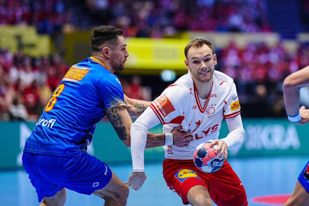 Robert Militaru (Rumaenien, 08), Mathias Gidsel (Daenemark, 19) DEN, Rumaeinen vs. Daenemark, Handball, EHF Europameisterschaft 2026, Gruppe B, Spieltag 2, 18.01.2026 DEN, Rumaeinen vs. Daenemark, Handball, EHF Europameisterschaft 2026, Gruppe B, Spieltag 2, 18.01.2026 Herning Copyright: xEibner-Pressefoto MarcelxvonxFehrnx EP_MFN