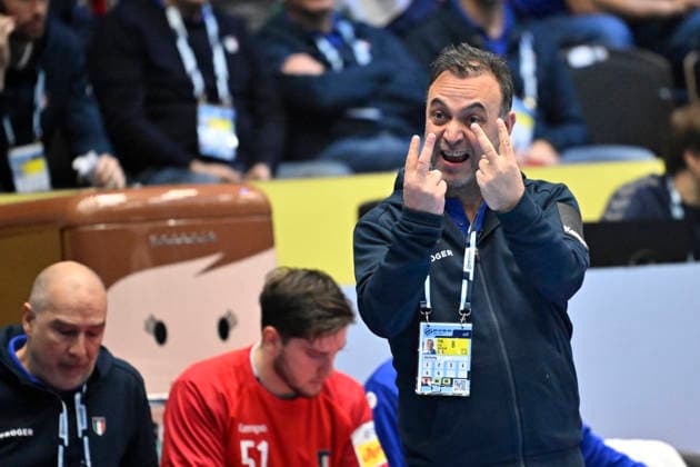 KRISTIANSTAD, SVERIGE 20260118 Italy s coach Bob Hanning during the 2026 EHF European Men s Handball Championship (the EHF Euro 2026) match between Italy and Hungary at Kristianstad Arena, in Kristianstad, Sweden, on January 18, 2026. KRISTIANSTAD SVERIGE x50090x