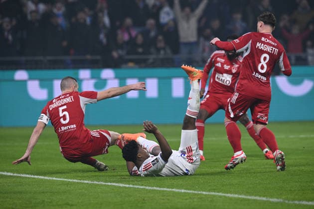 Football : Olympique lyonnais vs Brest - ligue 1 - 18 01 2026 Endrick of Olylpmique Lyonnais the French ligue 1 match between Olympique Lyonnais and Stade Francis-Le Ble (Brest) at Groupama Stadium Decines Charpieu Lyon on January 18, 2025 , France LYONFrance  Copyright: xMouradxAllilix