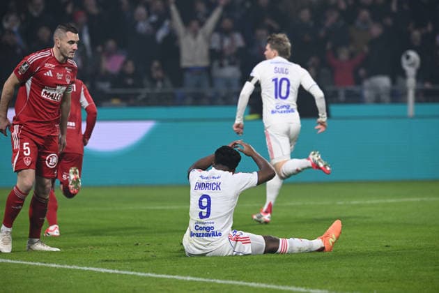 Football : Olympique lyonnais vs Brest - ligue 1 - 18 01 2026 Endrick of Olylpmique Lyonnais the French ligue 1 match between Olympique Lyonnais and Stade Francis-Le Ble (Brest) at Groupama Stadium Decines Charpieu Lyon on January 18, 2025 , France LYONFrance  Copyright: xMouradxAllilix