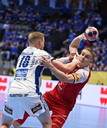 2026.01.18 Kristianstad Szwecja Pilka Reczna Mistrzostwa Europy w pilce recznej mezczyzn 2026 Polska - Islandia N z Ellidi Snaer Vidarsson Piotr Jedraszczyk Foto Norbert Barczyk PressFocus 2026.01.18 Kristianstad Szwecja Handball Men s EHF Euro 2026 Poland - Iceland Ellidi Snaer Vidarsson Piotr Jedraszczyk Credit: Norbert Barczyk PressFocus NEWSPIX.PL --- newspix.pl 