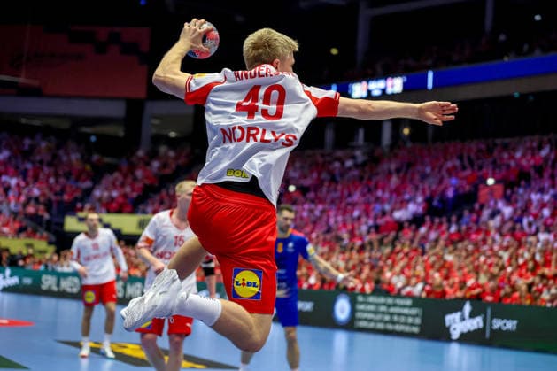 18.01.2026, Handball, Men s EHF EURO 2026, Dänemark - Rumänien, Jyske Bank Boxen in Herning, Dänemark, Preliminary Round: Frederik Bo Andersen (Denmark 49) Dänemark