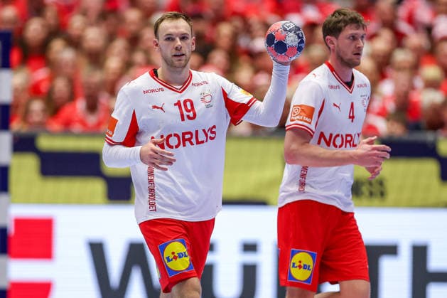 18.01.2026, Handball, Men s EHF EURO 2026, Dänemark - Rumänien, Jyske Bank Boxen in Herning, Dänemark, Preliminary Round: Mathias Gidsel (Denmark 19) neben Magnus Landin Jacobsen (Denmark 04) Dänemark