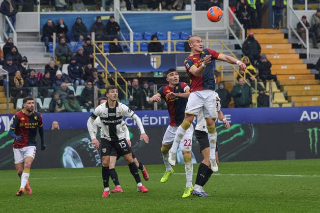 CALCIO - Serie A - Parma Calcio vs Genoa CFC Header of Genoa s Leo Ostigard during Parma Calcio vs Genoa CFC, Italian soccer Serie A match in Parma, Italy, January 18 2026 Parma Italy  Copyright: xIPAxSport ABACAx