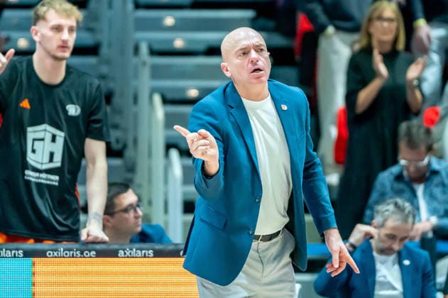 Chemnitz, Deutschland 18. Januar 2026: 1.BBL - 2025 2026 - Niners Chemnitz vs. FC Bayern München Im Bild: Head Coach Rodrigo Pastore (99) Copyright: xFotostandx xNachtigallx