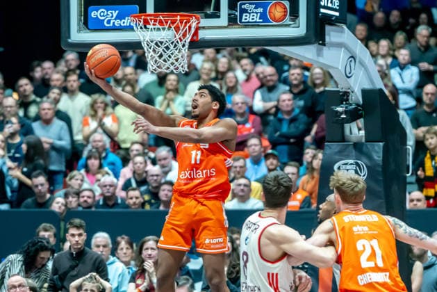 Chemnitz, Deutschland 18. Januar 2026: 1.BBL - 2025 2026 - Niners Chemnitz vs. FC Bayern München Im Bild: Kostja Mushidi (99) 1.v.li. setzt zu einem Dunking an Copyright: xFotostandx xNachtigallx