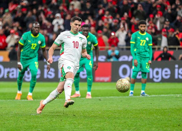 Fußball Afrika-Cup 2025, Vorrunde, Finale Senegal vs Marokko CAF Africa Cup of Nations (AFCON) Stade Moulay Abdellah (Rabat-Marokko): Elfmeter ausgeführt von Spieler Brahim Diaz Brahim Diaz (Marokko, 10) *** Soccer Africa Cup 2025, Preliminary round, Final Senegal vs Morocco CAF Africa Cup of Nations AFCON Stade Moulay Abdellah Rabat Morocco Penalty taken by player Brahim Diaz Brahim Diaz Morocco, 10 Copyright: xOumaimaxSouaidix