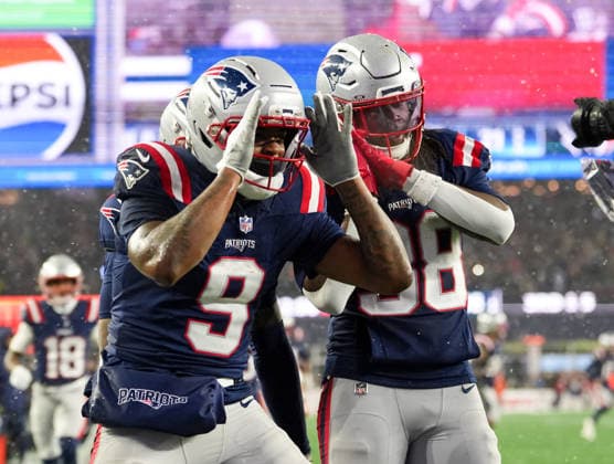 January 18, 2026, Foxboro, Massachusetts, USA: Patriots wide receiver KAYSHON BOUTTE (9) gestures to the television camera after scoring a touchdown during the second half of the NFL, American Football Herren, USA Divisional Round Playoff game between the New England Patriots and the Houston Texans on January 18, 2026 in Foxboro, Massachusetts. The Patriots won, 28-16. Foxboro USA - ZUMAc201 20260118_zap_c201_078 Copyright: xScottxColemanx
