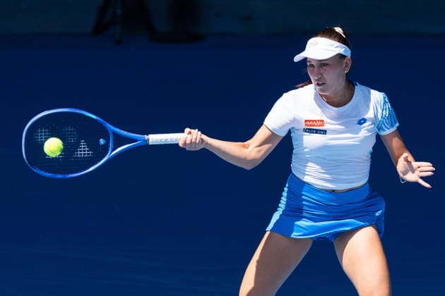 January 19, 2026: KAMILLA RAKHIMOVA of Uzbekistan in action against 3rd seed COCO GAUFF of the USA on Rod Laver Arena in a Women s Singles 1st round match on day 2 of the 2026 Australian Open in Melbourne, Australia. Cal Media Melbourne Australia - ZUMAc04_ 20260119_faf_c04_007 Copyright: xSydneyxLowx