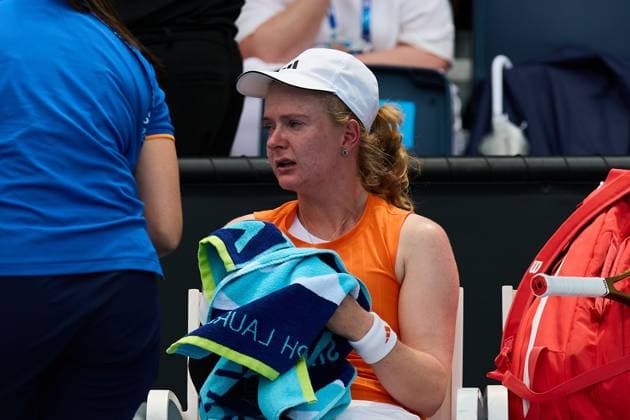 Francesca Jones of Great Britain retires hurt from her first round match against Linda Klimovicova of Poland Australian Open tennis tournament, Day Two, Melbourne Park, Australia - 19 Jan 2026Melbourne Melbourne Park Victoria (VIC) Australia  Copyright: xRachelxBach Shutterstockx 16303002ac