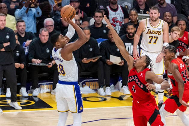 January 18, 2026, Los Angeles, California, USA: Los Angeles LakersÃ¢â‚¬â ¢ Rui Hachimura (28) shoots against Toronto Raptors Scottie Barnes (4) during an NBA, Basketball Herren, USA basketball game at Crypto.com Arena on Sunday, Jan. 18, 2026 in Los Angeles. Los Angeles USA - ZUMAc68_ 20260118_zaf_c68_079 Copyright: xRingoxChiux