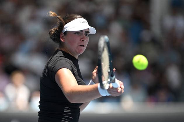 TENNIS AUSTRALIAN OPEN, Marina Stakusic of Canada in action during the Women™s 1st round match against Priscilla Hon of Australia on day 2 of the 2026 Australian Open tennis tournament at Melbourne Park in Melbourne, Monday, January 19, 2026. ( NO ARCHIVING MELBOURNE VICTORIA AUSTRALIA  Copyright: xLUKASxCOCHx 20260119151745926204