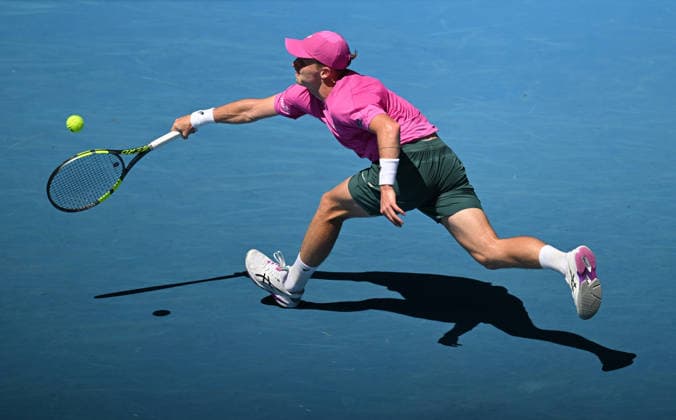 TENNIS AUSTRALIAN OPEN, Jesper De Jong of Netherlands in action during the Men™s 1st round match against Danill Medvedev of Russia on day 2 of the 2026 Australian Open tennis tournament at Melbourne Park in Melbourne, Monday, January 19, 2026. ( NO ARCHIVING MELBOURNE VICTORIA AUSTRALIA  Copyright: xLUKASxCOCHx 20260119179262396457