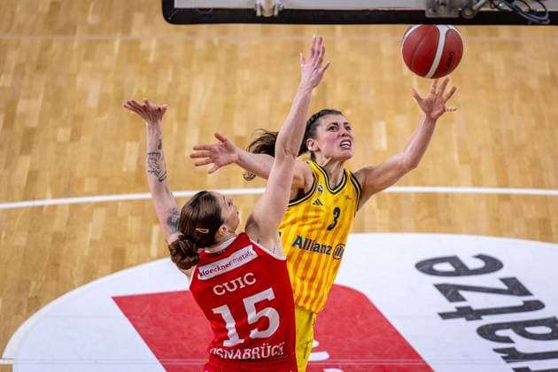 Basketball Berlin 18.01.2026 Saison 2025 2026 DBBL 1. Bundesliga Alba Berlin - GiroLive Panthers Osnabrück Theresa Simon (Alba, No.03) Milica Cuic (Osnabrück, No.15)
