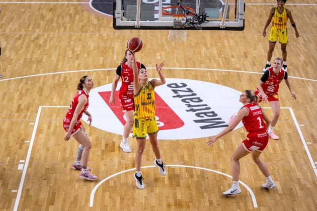Basketball Berlin 18.01.2026 Saison 2025 2026 DBBL 1. Bundesliga Alba Berlin - GiroLive Panthers Osnabrück Emily Kiser (Alba, No.33)