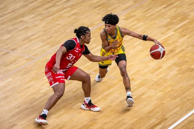 Basketball Berlin 18.01.2026 Saison 2025 2026 DBBL 1. Bundesliga Alba Berlin - GiroLive Panthers Osnabrück Deeshyra Thomas (Alba, No.21) Oceane Monpierre (Osnabrück, No.31)