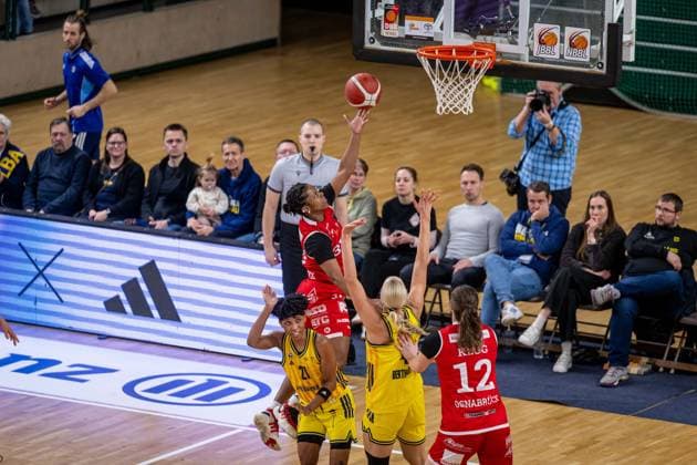 Basketball Berlin 18.01.2026 Saison 2025 2026 DBBL 1. Bundesliga Alba Berlin - GiroLive Panthers Osnabrück Oceane Monpierre (Osnabrück, No.31) Deeshyra Thomas (Alba, No.21) Marie Bertholdt (Alba, No.04) Johanna Klug (Osnabrück, No.12)
