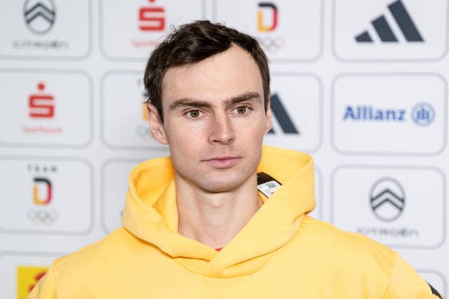 Vinzenz Geiger (DOSB-Olympiakader Deutscher Ski Verband DSV, Nordische Kombination) beim Interview Portrait Portraet GER, DOSB Olympia-Einkleidung Team Deutschland, Mailand Cortina 2026, 19.01.2026. GER, DOSB Olympia-Einkleidung Team Deutschland, Mailand Cortina 2026, 19.01.2026. Muenchen *** Vinzenz Geiger DOSB Olympic squad German Ski Association DSV, Nordic Combined at the interview Portrait Portrait GER, DOSB Olympic Dressing Team Germany, Milan Cortina 2026, 19 01 2026 GER, DOSB Olympic Dressing Team Germany, Milan Cortina 2026, 19 01 2026 Munich Copyright: xEibner-Pressefoto FranzxFeinerx EP_HFR