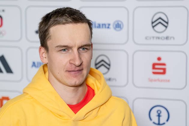 Julian Schmid (DOSB-Olympiakader Deutscher Ski Verband DSV, Nordische Kombination) beim Interview Portrait Portraet GER, DOSB Olympia-Einkleidung Team Deutschland, Mailand Cortina 2026, 19.01.2026. GER, DOSB Olympia-Einkleidung Team Deutschland, Mailand Cortina 2026, 19.01.2026. Muenchen *** Julian Schmid DOSB Olympic squad German Ski Association DSV, Nordic Combined at the interview Portrait Portrait GER, DOSB Olympic Dressing Team Germany, Milan Cortina 2026, 19 01 2026 GER, DOSB Olympic Dressing Team Germany, Milan Cortina 2026, 19 01 2026 Munich Copyright: xEibner-Pressefoto FranzxFeinerx EP_HFR