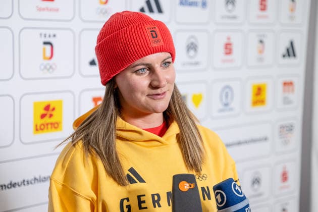 Ramona Hofmeister (DOSB-Olympiakader Snowboard-Verband Deutschland SVD, Snowboard Race, WSV Bischofswiesen) beim Interview Portrait Portraet GER, DOSB Olympia-Einkleidung Team Deutschland, Mailand Cortina 2026, 19.01.2026. GER, DOSB Olympia-Einkleidung Team Deutschland, Mailand Cortina 2026, 19.01.2026. Muenchen *** Ramona Hofmeister DOSB Olympic Squad Snowboard Association Germany SVD, Snowboard Race, WSV Bischofswiesen at the interview Portrait Portrait GER, DOSB Olympic Dressing Team Germany, Milan Cortina 2026, 19 01 2026 GER, DOSB Olympic Dressing Team Germany, Milan Cortina 2026, 19 01 2026 Munich Copyright: xEibner-Pressefoto FranzxFeinerx EP_HFR