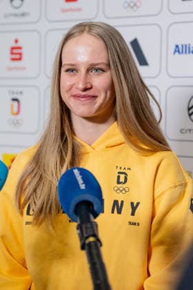Julia Thannheimer (DOSB-Olympiakader Deutscher Ski Verband DSV, Biathlon, DAV Ulm) beim Interview Portrait Portraet GER, DOSB Olympia-Einkleidung Team Deutschland, Mailand Cortina 2026, 19.01.2026. GER, DOSB Olympia-Einkleidung Team Deutschland, Mailand Cortina 2026, 19.01.2026. Muenchen *** Julia Thannheimer DOSB Olympic squad German Ski Association DSV, Biathlon, DAV Ulm at the interview Portrait Portraet GER, DOSB Olympia Einkleidung Team Deutschland, Mailand Cortina 2026, 19 01 2026 GER, DOSB Olympia Einkleidung Team Deutschland, Mailand Cortina 2026, 19 01 2026 Muenchen Copyright: xEibner-Pressefoto FranzxFeinerx EP_HFR