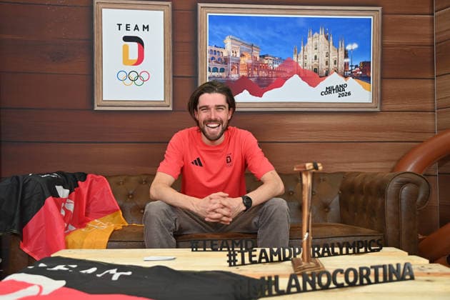 Johannes RYDZEK (GER),Nordische Kombination.sitz in Milano Cortina Kulisse, Einzelbild,angeschnittenes Einzelmotiv, Halbfigur,halbe Figur. Einkleidung der Deutschen Olympiamannschaft, Einkleidung Team Deutschland fuer die Winterspiele 2026 in Mailand und Cortina am 19.01.2026, *** Johannes RYDZEK GER, Nordic combined sitting in Milano Cortina scenery, single picture, cropped single motif, half figure, half figure Dressing of the German Olympic Team, Dressing Team Germany for the Winter Games 2026 in Milan and Cortina on 19 01 2026,