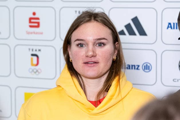 Emma Aicher (DOSB-Olympiakader Deutscher Ski Verband DSV, Ski Alpin, SC Mahlstetten) beim Interview Portrait Portraet GER, DOSB Olympia-Einkleidung Team Deutschland, Mailand Cortina 2026, 19.01.2026. GER, DOSB Olympia-Einkleidung Team Deutschland, Mailand Cortina 2026, 19.01.2026. Muenchen *** Emma Aicher DOSB Olympic squad German Ski Association DSV, Alpine Skiing, SC Mahlstetten at the interview Portrait Portrait GER, DOSB Olympia Einkleidung Team Deutschland, Mailand Cortina 2026, 19 01 2026 GER, DOSB Olympia Einkleidung Team Deutschland, Mailand Cortina 2026, 19 01 2026 Munich Copyright: xEibner-Pressefoto FranzxFeinerx EP_HFR