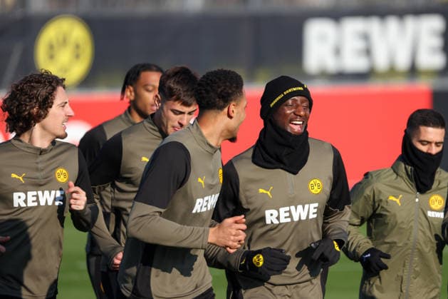 Dortmund, Deutschland 19. Januar 2026: Champions League - 2025 2026 - Borussia Dortmund Abschlusstraining Im Bild: v.li. Fabio Silva (BVB), Aaron Anselmino (BVB), Felix Nmecha (BVB) und Serhou Guirassy (BVB) beim Abschlusstraining in Dortmund vor dem UCL Spiel gegen Tottenham Hotspur in London Trainingsgelände Hohenbuschei Nordrhein Westfalen Copyright: xFotostandx xFantinix