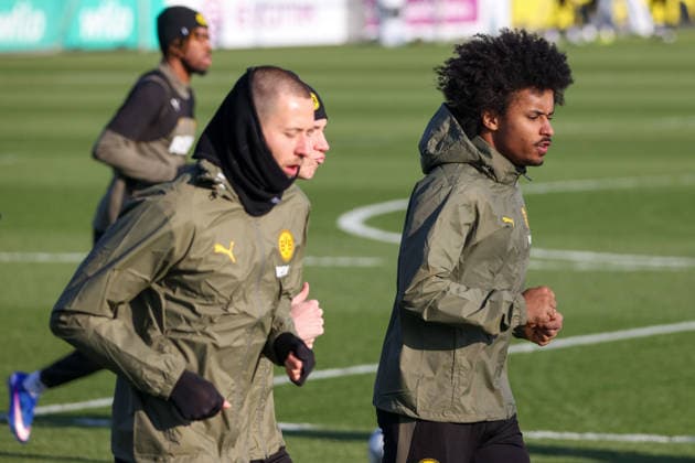 Dortmund, Deutschland 19. Januar 2026: Champions League - 2025 2026 - Borussia Dortmund Abschlusstraining Im Bild: v.li. Waldemar Anton (BVB) und Karim Adeyemi (BVB) beim Abschlusstraining in Dortmund vor dem UCL Spiel gegen Tottenham Hotspur in London Trainingsgelände Hohenbuschei Nordrhein Westfalen Copyright: xFotostandx xFantinix