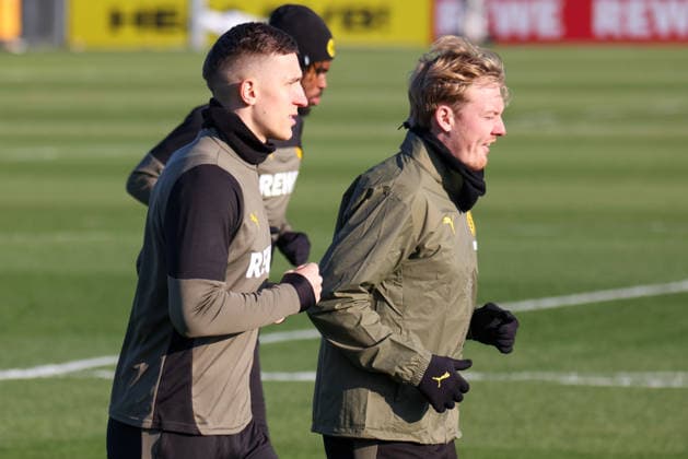 Dortmund, Deutschland 19. Januar 2026: Champions League - 2025 2026 - Borussia Dortmund Abschlusstraining Im Bild: v.li. Nico Schlotterbeck (BVB) und Julian Brandt (BVB) beim Abschlusstraining in Dortmund vor dem UCL Spiel gegen Tottenham Hotspur in London Trainingsgelände Hohenbuschei Nordrhein Westfalen Copyright: xFotostandx xFantinix