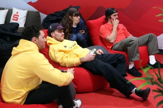 MUENCHEN, GERMANY- JANUARY 19: The Snowboard Team with Yannik Angenend (Snowboard, left), Stefan Baumeister (Snowboard) and Elias Huber (Snowboard, right) playing video games at the Team Germany kit fitting for the Milano Cortina 2026 Olympic Games, Olympische Spiele, Olympia, OS on January 19, 2026 in Munich, Germany. Bavaria Germany Copyright: xPhotographer:xNilsxKoepkex