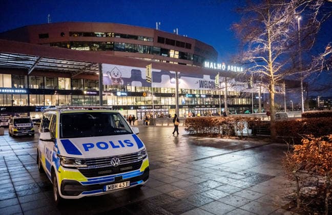 260119 Exterior view of Malmö Arena ahead of the EHF European Handball Championship preliminary round match between the Netherlands and Croatia on January 19, 2026 in Malmö. Photo: Petter Arvidson BILDBYRAN kod PA PA1126 handball handboll handball handbolls-em 2026 nederländerna netherlands croatia kroatien ehf european handball championship bbeng grappa33 arena malmö arena exteriör säkerhet polis polisbil Copyright: PETTERxARVIDSON BB260119PA001