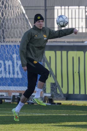 19.01.2026, xgrfx, Fussball UEFA Champions League, Borussia Dortmund - Training v.l. Maximilian Beier (Borussia Dortmund) (DFL DFB REGULATIONS PROHIBIT ANY USE OF PHOTOGRAPHS as IMAGE SEQUENCES and or QUASI-VIDEO) Dortmund