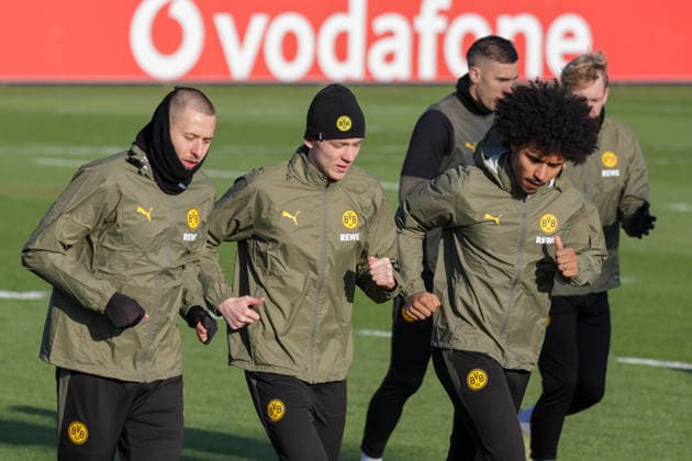 19.01.2026, xgrfx, Fussball UEFA Champions League, Borussia Dortmund - Training v.l. Waldemar Anton, Maximilian Beier, Karim Adeyemi (Borussia Dortmund) (DFL DFB REGULATIONS PROHIBIT ANY USE OF PHOTOGRAPHS as IMAGE SEQUENCES and or QUASI-VIDEO) Dortmund