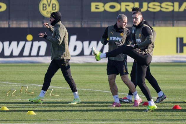 19.01.2026, xgrfx, Fussball UEFA Champions League, Borussia Dortmund - Training v.l. Emre Can, Julian Ryerson, Nico Schlotterbeck (Borussia Dortmund) (DFL DFB REGULATIONS PROHIBIT ANY USE OF PHOTOGRAPHS as IMAGE SEQUENCES and or QUASI-VIDEO) Dortmund