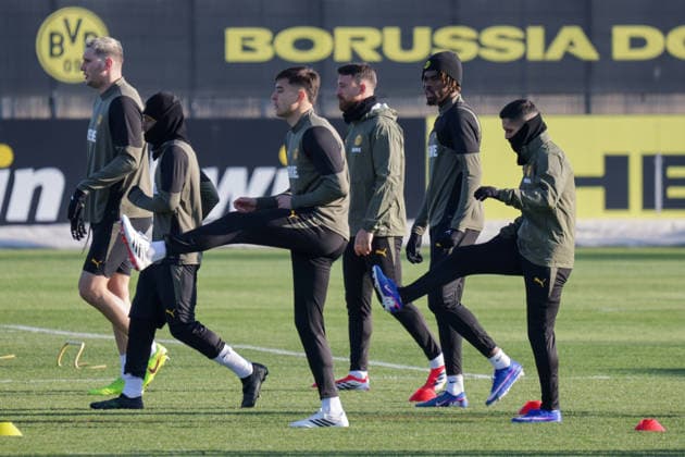 19.01.2026, xgrfx, Fussball UEFA Champions League, Borussia Dortmund - Training v.l. Aaron Anselmino, Salih Ozcan, Carney Chukwuemeka, Yan Couto (Borussia Dortmund) (DFL DFB REGULATIONS PROHIBIT ANY USE OF PHOTOGRAPHS as IMAGE SEQUENCES and or QUASI-VIDEO) Dortmund