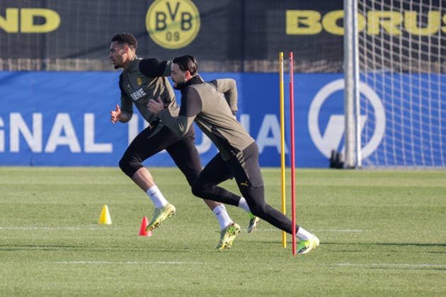 19.01.2026, xgrfx, Fussball UEFA Champions League, Borussia Dortmund - Training v.l. Felix Nmecha, Ramy Bensebaini (Borussia Dortmund) (DFL DFB REGULATIONS PROHIBIT ANY USE OF PHOTOGRAPHS as IMAGE SEQUENCES and or QUASI-VIDEO) Dortmund
