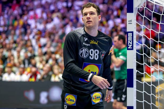 19.01.2026, Handball, Men s EHF EURO 2026, Österreich - Serbien, Jyske Bank Boxen in Herning, Dänemark, Preliminary Round: Constantin Möstl (Austria 98) enttäuscht Enttäuschung Dänemark