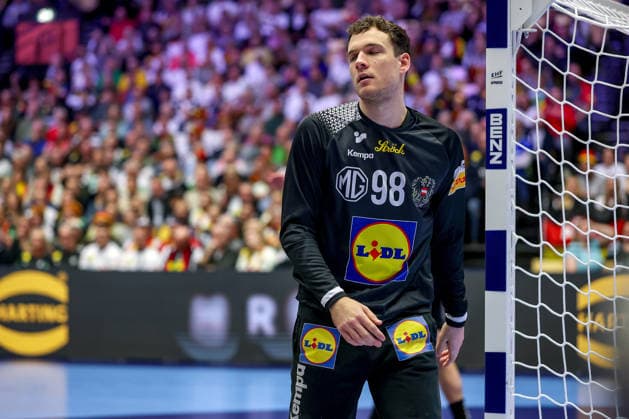 19.01.2026, Handball, Men s EHF EURO 2026, Österreich - Serbien, Jyske Bank Boxen in Herning, Dänemark, Preliminary Round: Constantin Möstl (Austria 98) enttäuscht Enttäuschung Dänemark