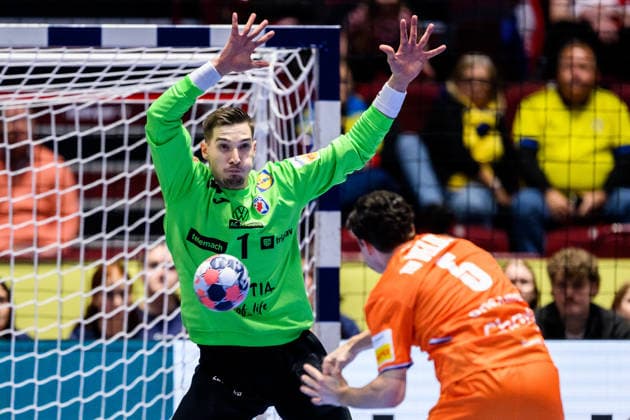260119 Goalkeeper Dominik Kuzmanovic of Croatia and Rutger ten Velde of the Netherlands during the EHF European Handball Championship preliminary round match between the Netherlands and Croatia on January 19, 2026 in Malmö. Photo: Petter Arvidson BILDBYRAN kod PA PA1126 handball handboll handball handbolls-em 2026 nederländerna netherlands croatia kroatien ehf european handball championship bbeng grappa33 Copyright: PETTERxARVIDSON BB260119PA031