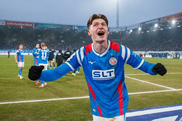 Torjubel und Freude nach dem Siegtreffer zum 2:1 bei Torschütze Ryan Naderi (Rostock) ; GER, FC Hansa Rostock vs. FC Erzgebirge Aue, Fußball, Männer, 3. Liga, 20.Spieltag, Spielzeit 2025 2026, 17.01.2026 Rostock Ostseestadion Mecklenburg - Vorpommern Deutschland