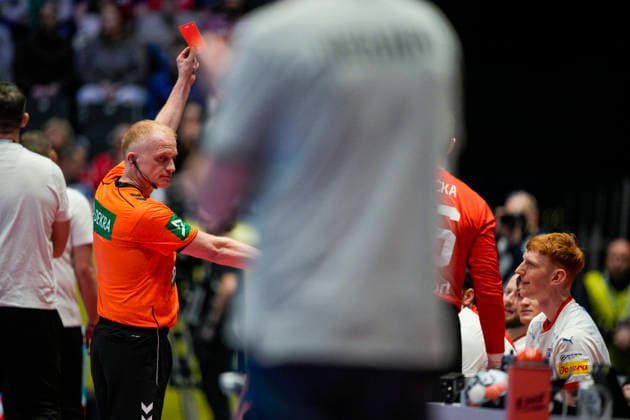 European Handball Championship, Czech Republic - Ukraine Baerum 20260119. Czech Republic s Daniel Blaha receives a red card during the European Championship, EM, Europameisterschaft handball match between the Czech Republic and Ukraine in Unity Arena. Photo: Stian Lysberg Solum NTB Baerum Norway EDITORIAL USE ONLY. RESTRICTED USE FOR BETTING COMPANIES Ref:_SPOfvXC28tBKcQ.jpg *** European Handball Championship, Czech Republic Ukraine Baerum 20260119 Czech Republic s Daniel Blaha receives a red card during the European Championship handball match between the Czech Republic and Ukraine in Unity Arena Photo Stian Lysberg Solum NTB Baerum Norway EDITORIAL USE ONLY RESTRICTED USE FOR BETTING COMPANIES  Copyright: xStianxLysbergxSolumx xNTBx